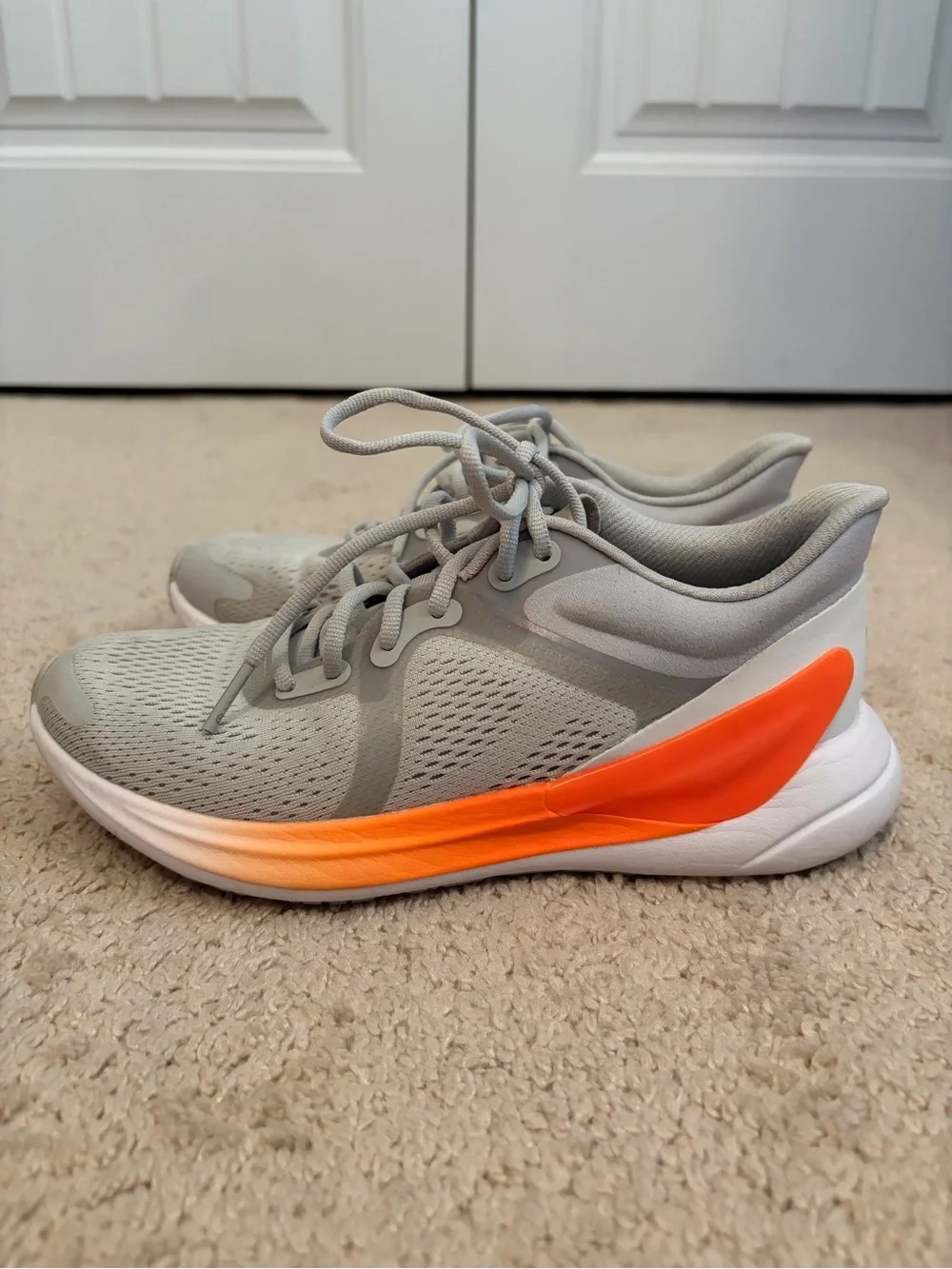 Lululemon BlissFeel Run Women's Sz 5.5 Vapor Grey/Highlight Orange Running Shoes
